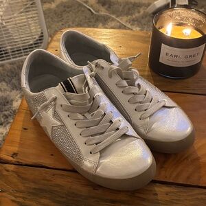 Stylish Silver Women's Sneakers